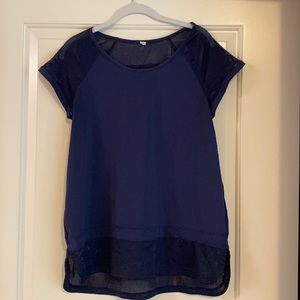 Short sleeved workout shirt